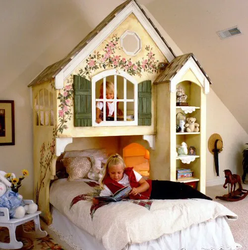 Dollhouse Bed